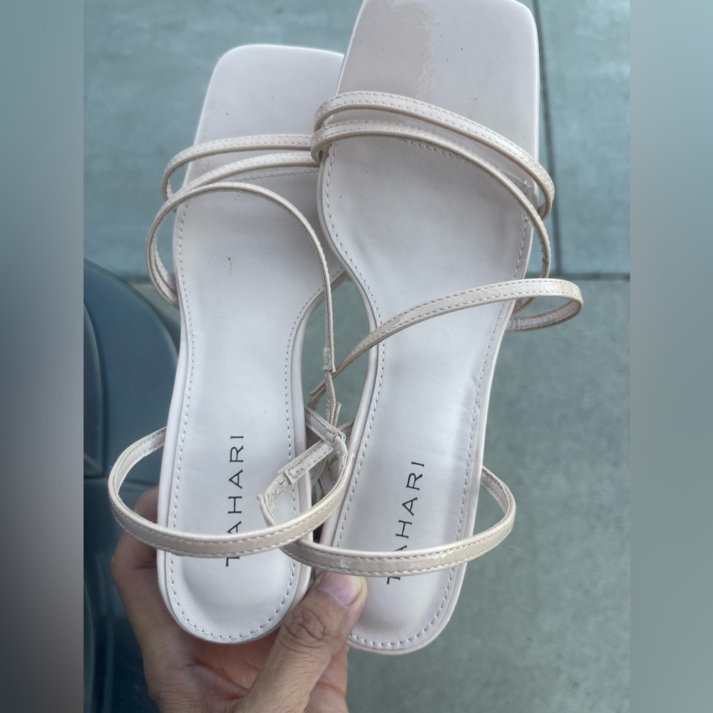 Tahari small heels sandals